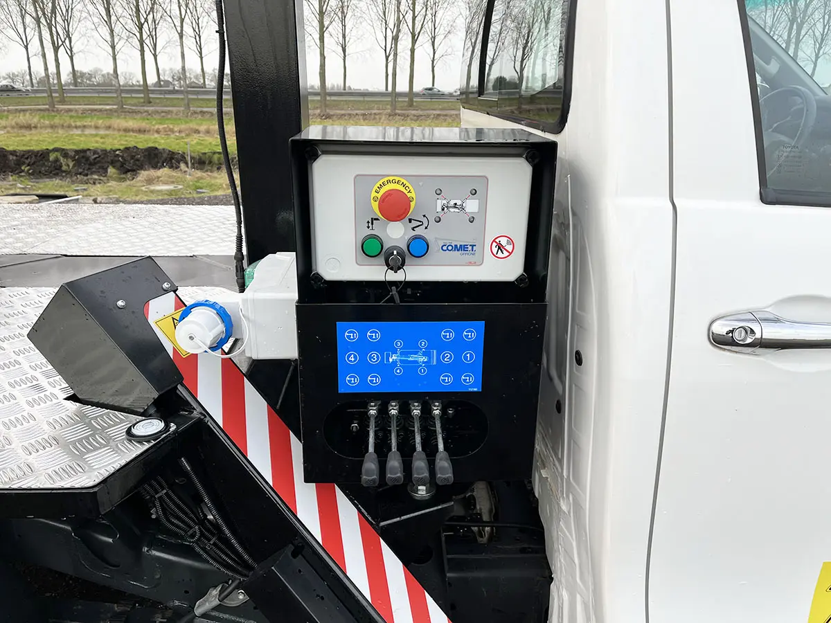 Toyota Hilux 2.4 DLX Pick-up nacelle 4x4 9