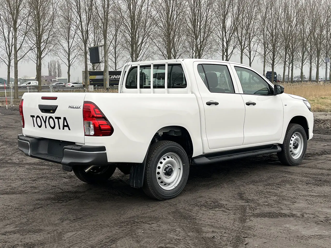 Toyota Hilux 2.4 GD6 4x4 Double Cab Pick-up 6