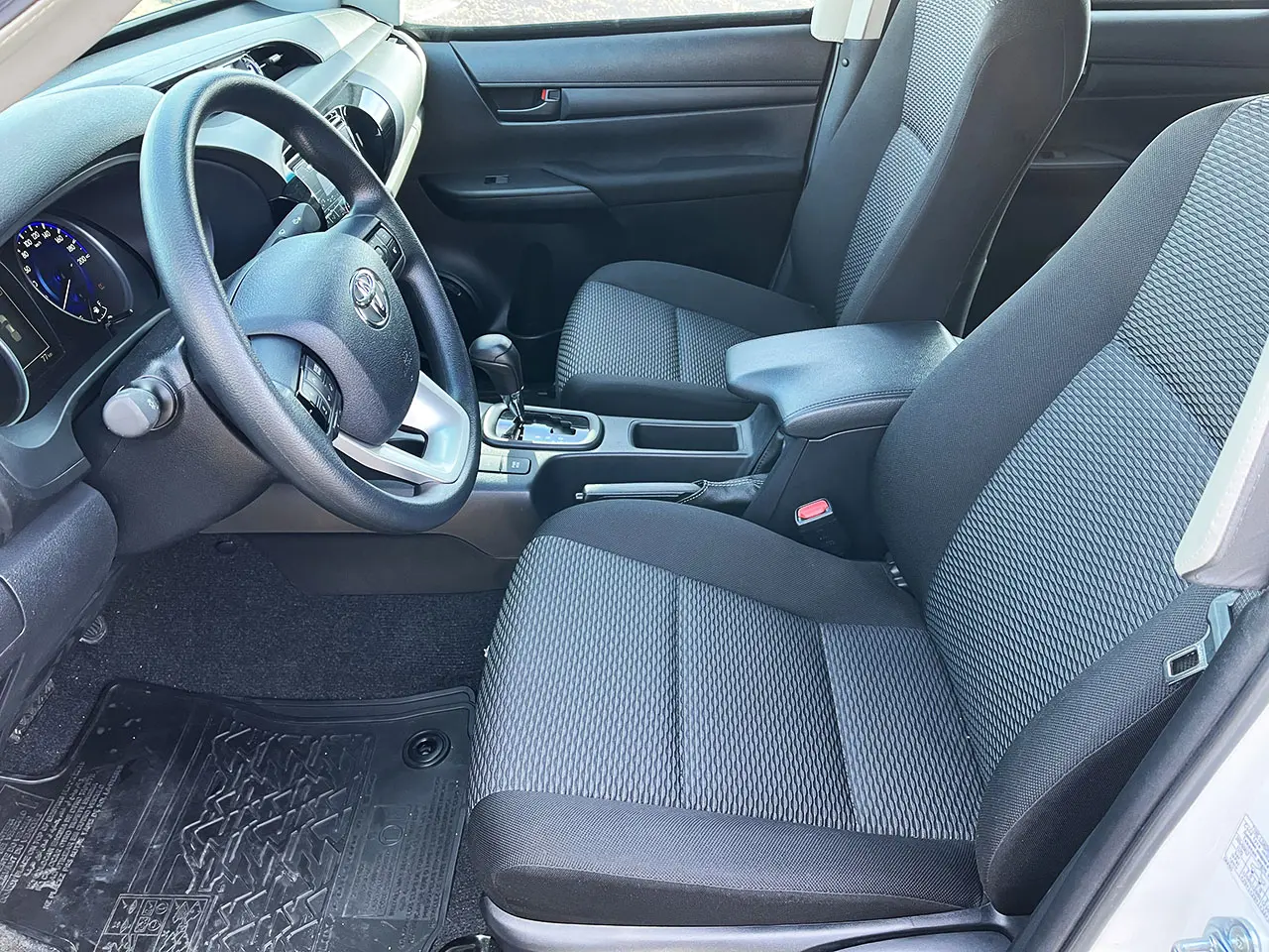 Toyota Hilux 2.4 GL 4x4 Armored 7