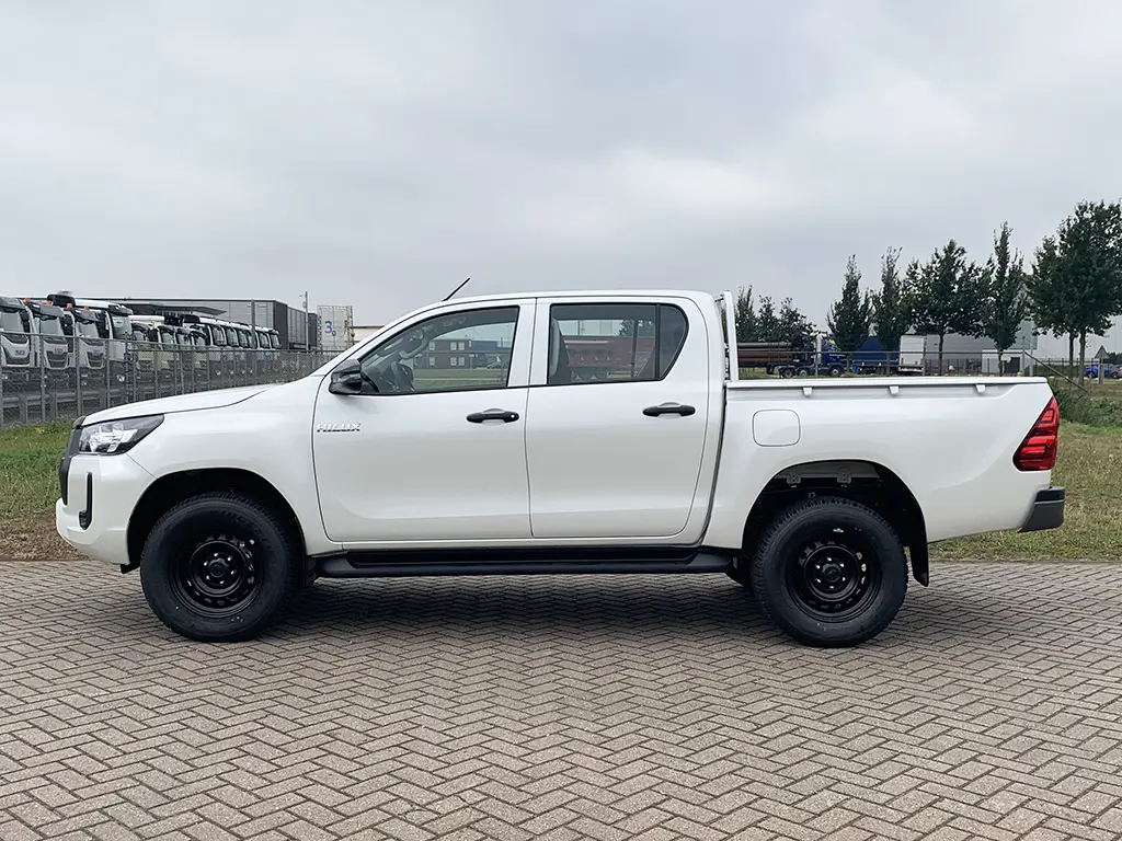 Toyota Hilux 2.4 GL Double Cab Pick-up 4x4 2