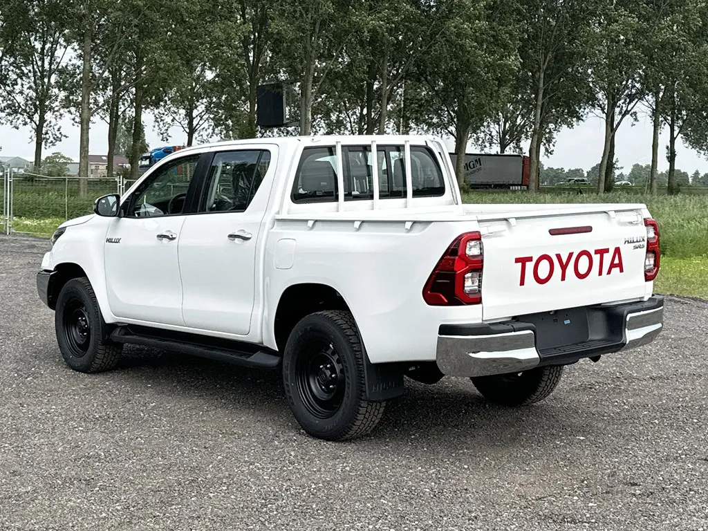 Toyota HiLux 2.4 GLX 4x4 Pick-up cabine double