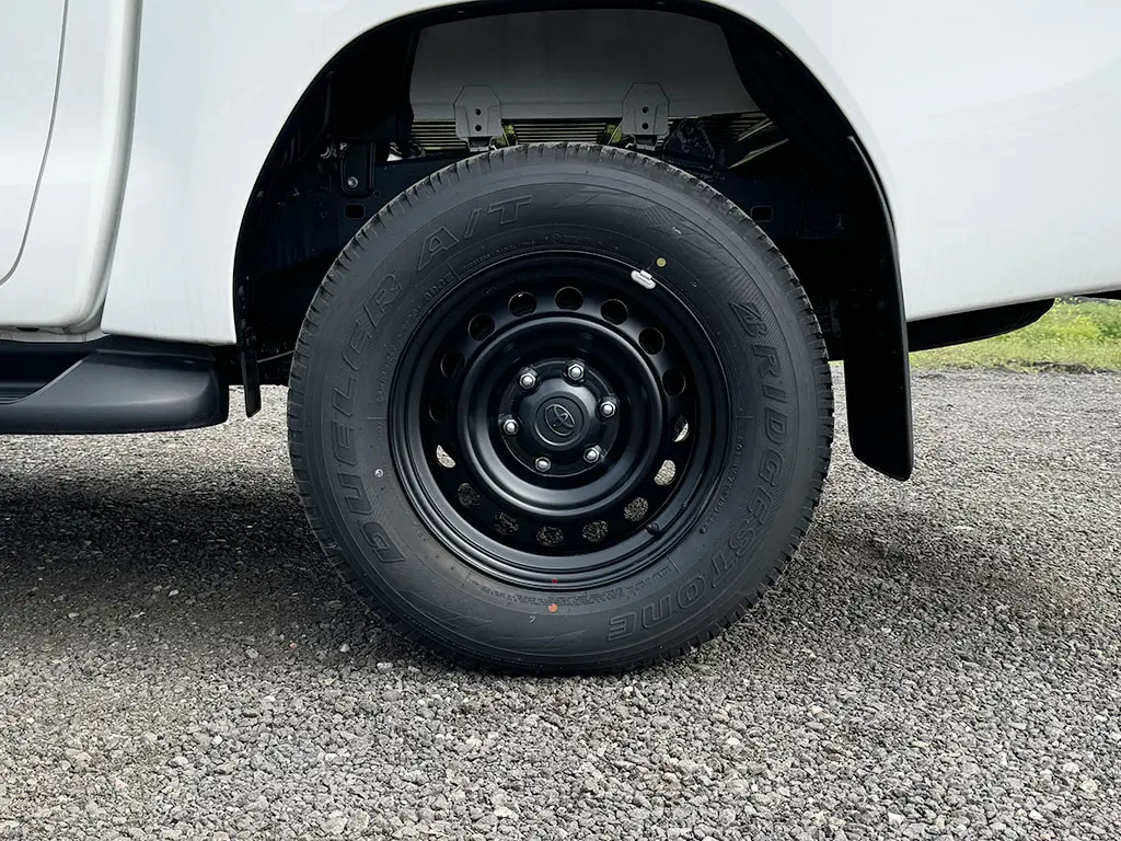 Toyota HiLux 2.4 GLX 4x4 Double Cab Pick-up 13