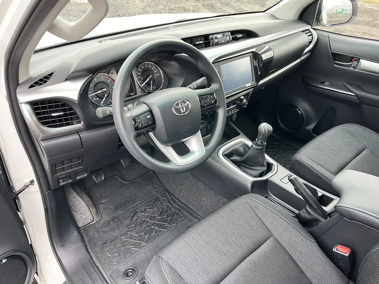 Toyota Hilux GLX T.DSL 4x4 Double Cab Pick-up 8