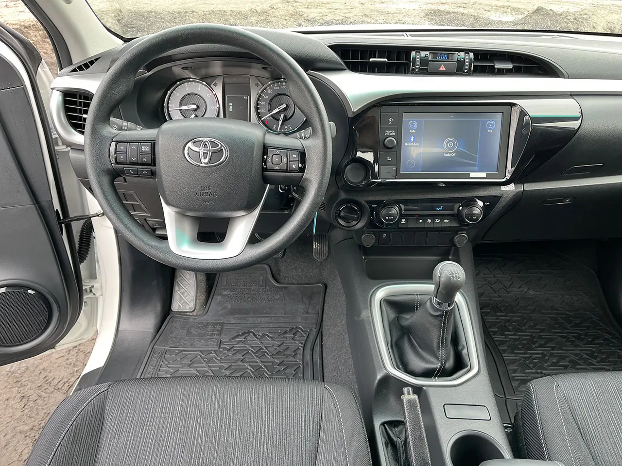Toyota Hilux GLX T.DSL Double Cab Pick-up 4x4 10