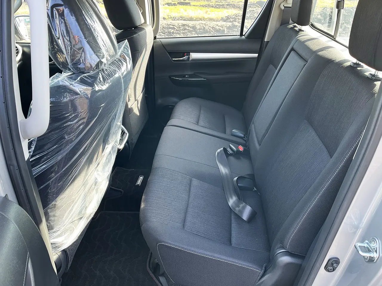 Toyota Hilux GLX T.DSL 4x4 Double Cab Pick-up 9