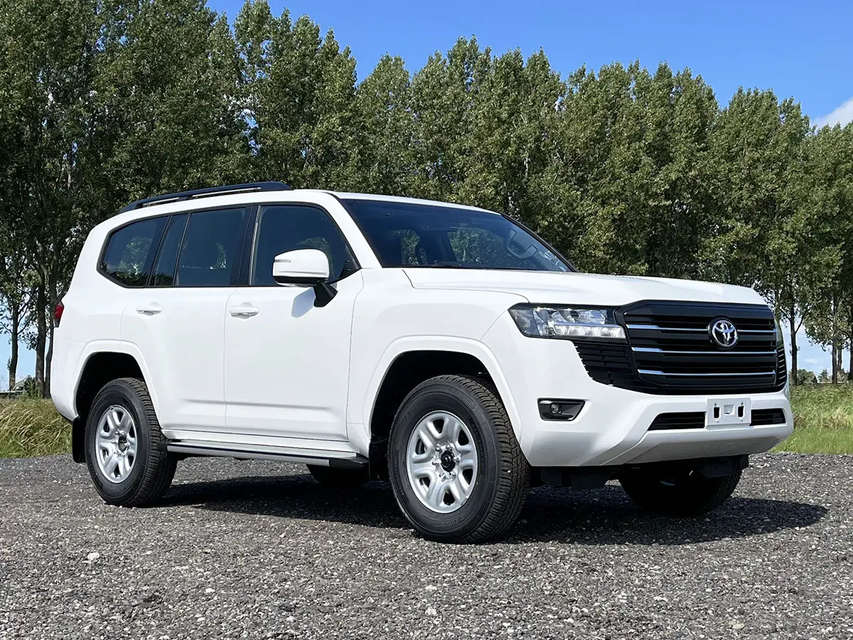 Toyota Land Cruiser 300 GX.R 4x4 SUV (Véhicule Utilitaire Sport) 4
