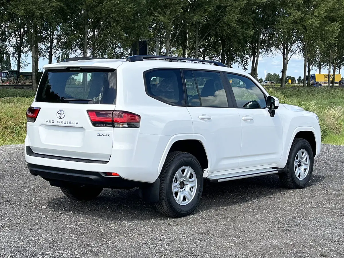 Toyota Land Cruiser 300 GX.R SUV (Véhicule Utilitaire Sport) 4x4 6