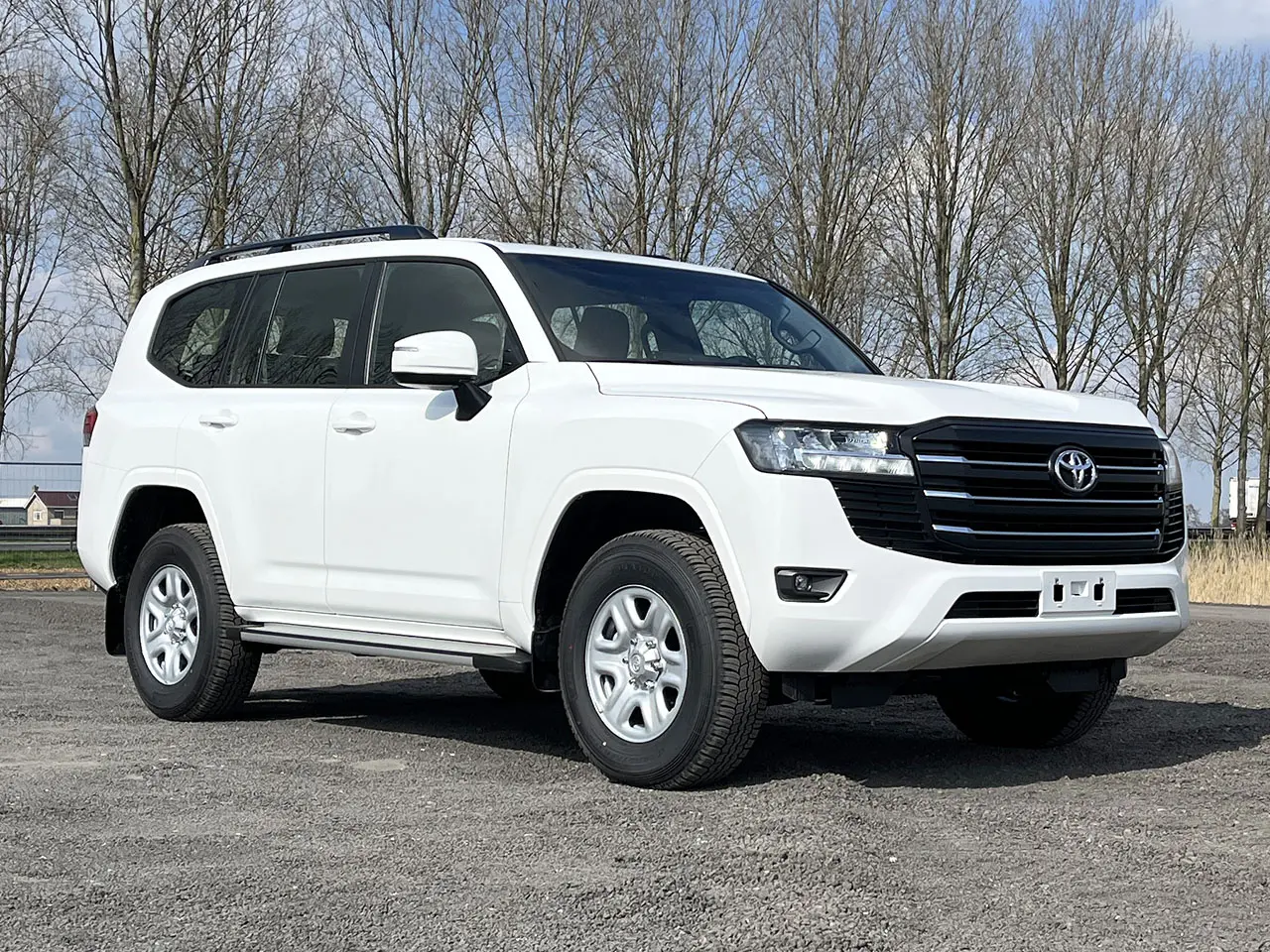 Toyota Land Cruiser 300 GX.R 4x4 Sports Utility Vehicle (SUV) 4