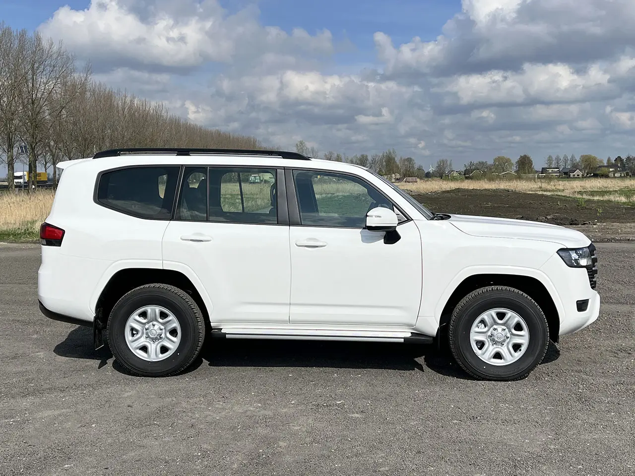 Toyota Land Cruiser 300 GX.R SUV (Véhicule Utilitaire Sport) 4x4 5