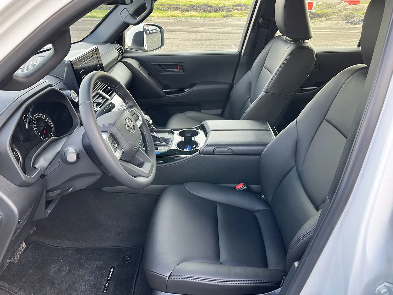 Toyota Land Cruiser 300 GX.R SUV (Véhicule Utilitaire Sport) 4x4 7