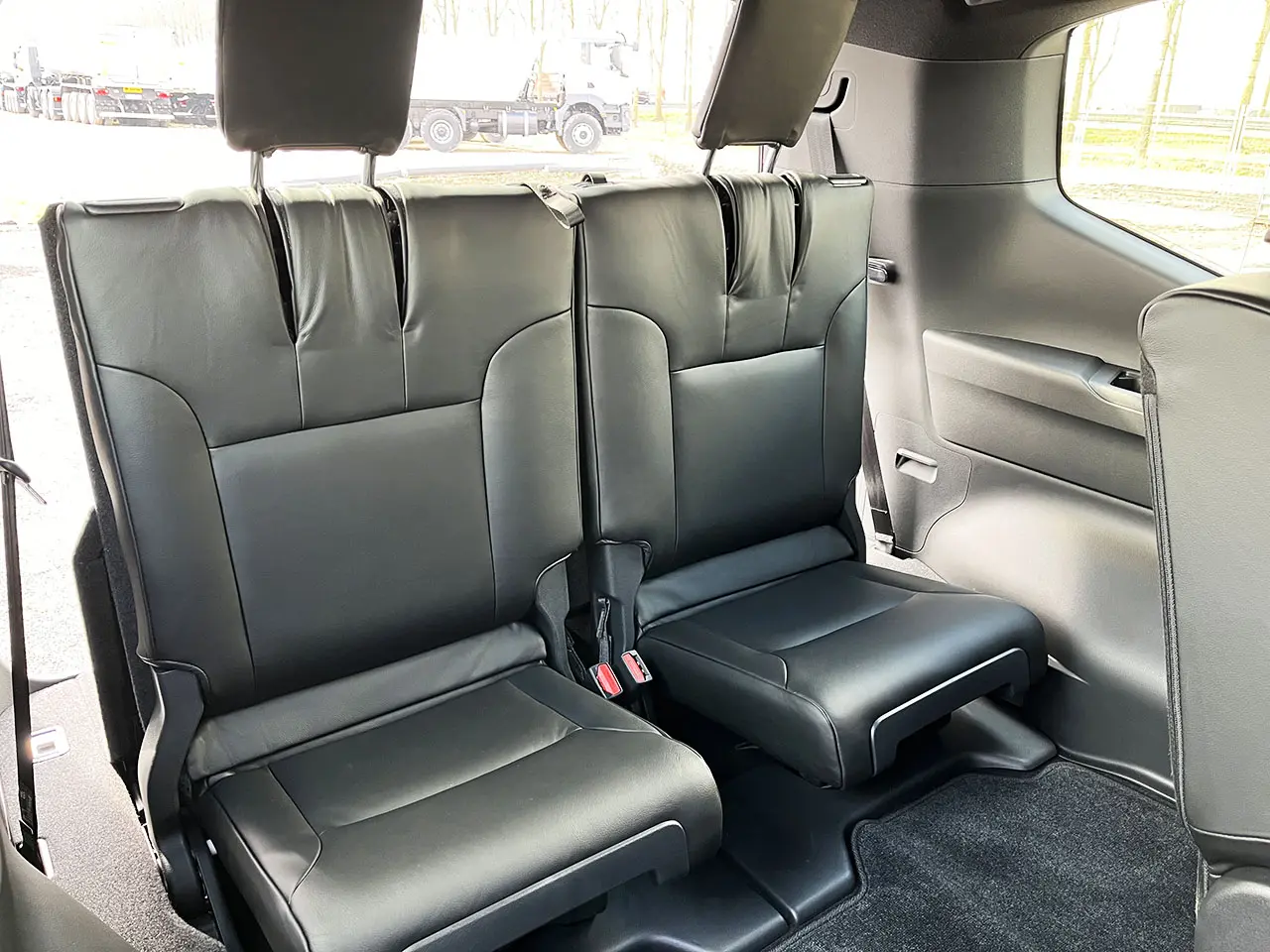 Toyota Land Cruiser 300 GX.R 4x4 SUV (Véhicule Utilitaire Sport) 11