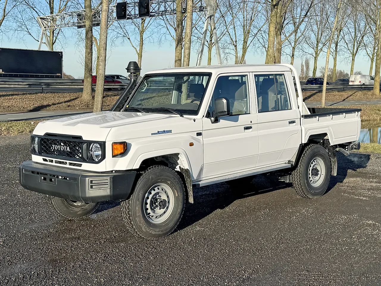 Toyota Land Cruiser GDJ79 Double Cab Pick-up 4x4