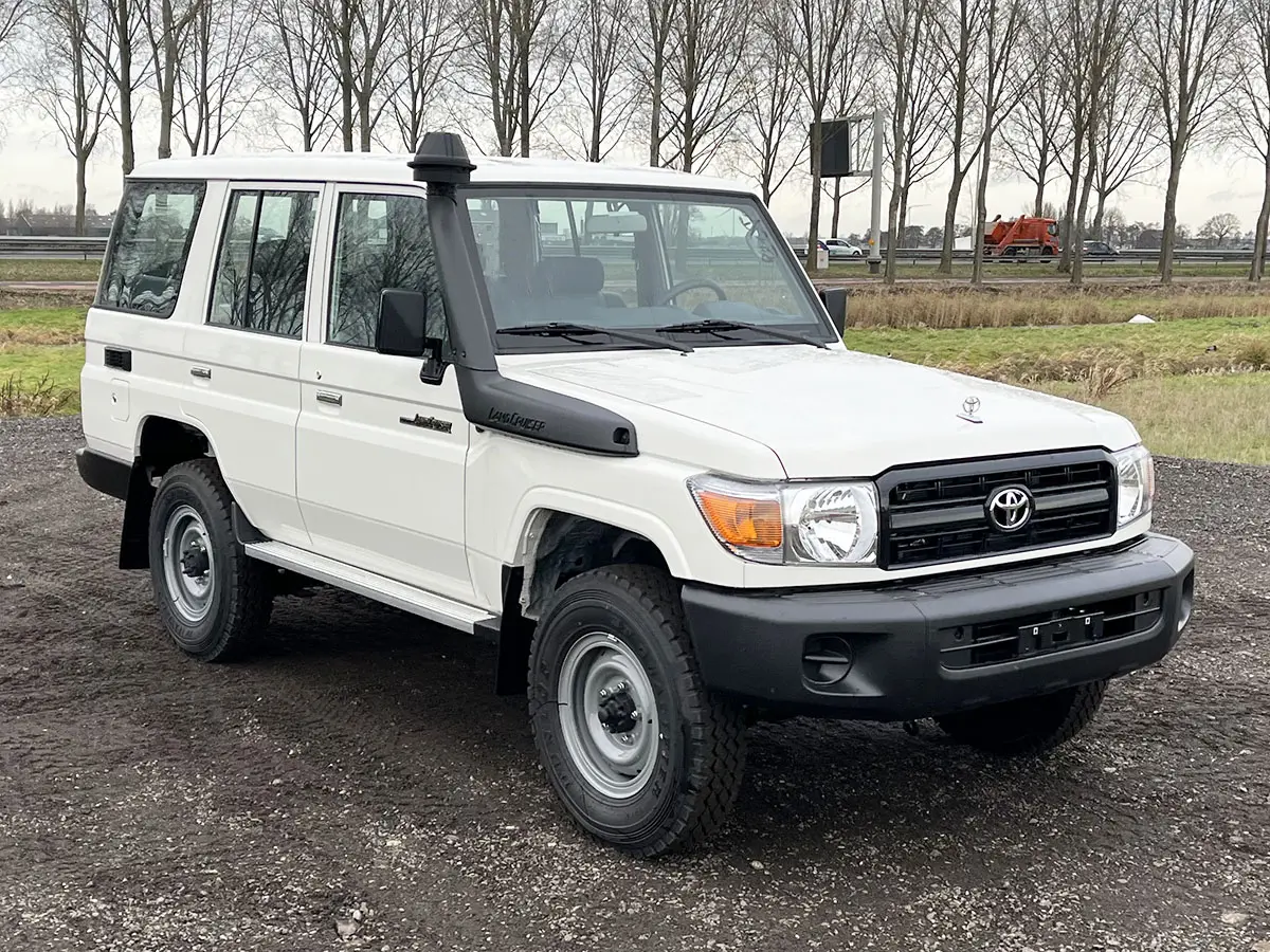 Toyota Land Cruiser HZJ76 4x4 SUV (Véhicule Utilitaire Sport) 4