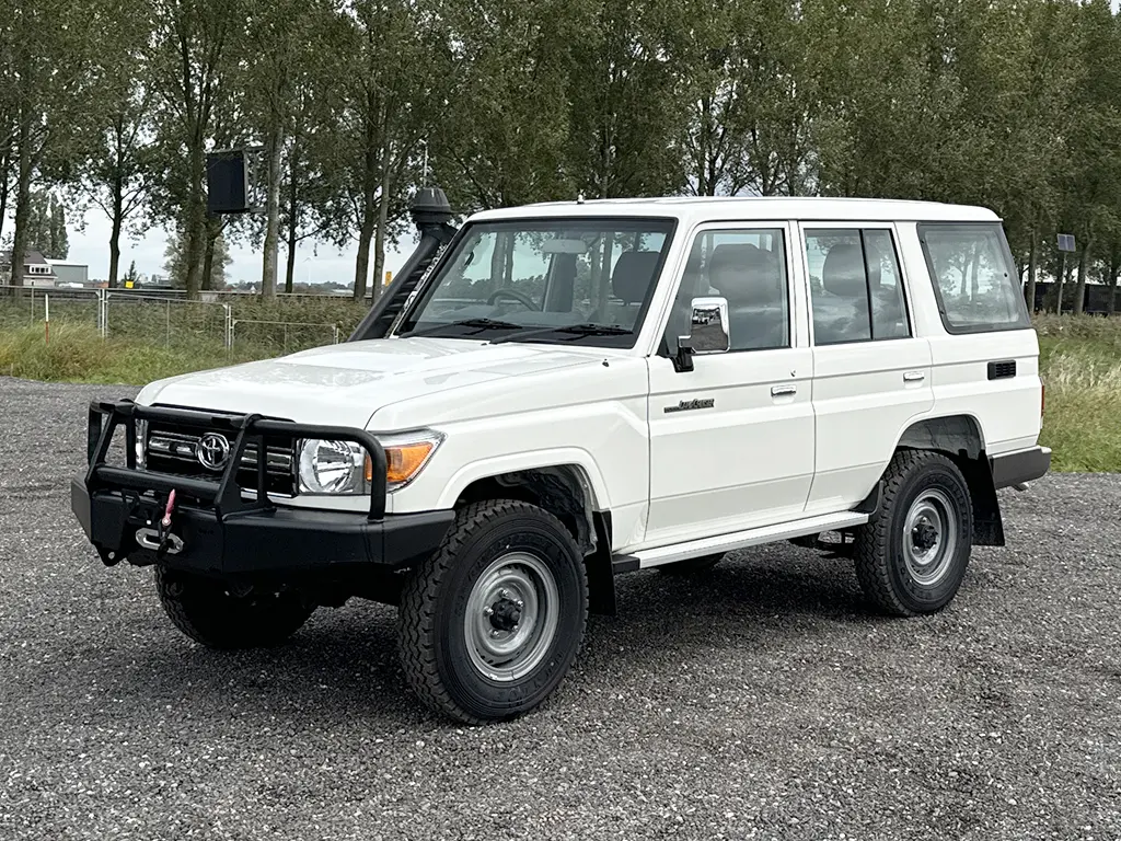 Toyota Land Cruiser HZJ76 SUV (Véhicule Utilitaire Sport) 4x4