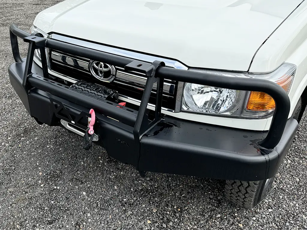 Toyota Land Cruiser HZJ76 SUV (Véhicule Utilitaire Sport) 4x4 13