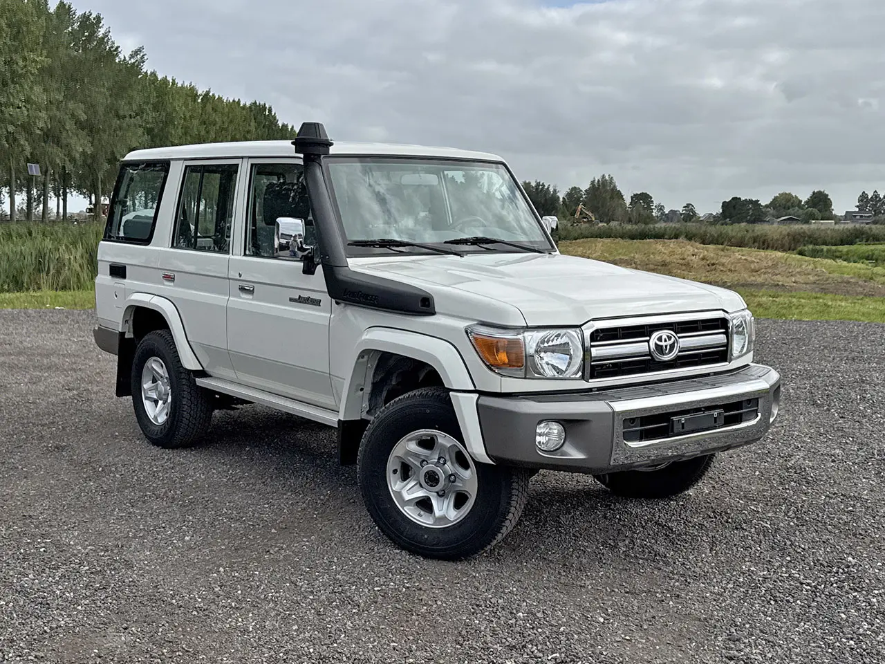 Toyota Land Cruiser HZJ76L 4x4 Hard Top 4