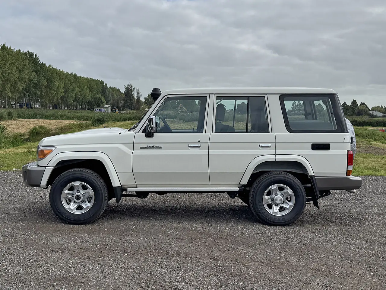Toyota Land Cruiser HZJ76L 4x4 Hard Top 7