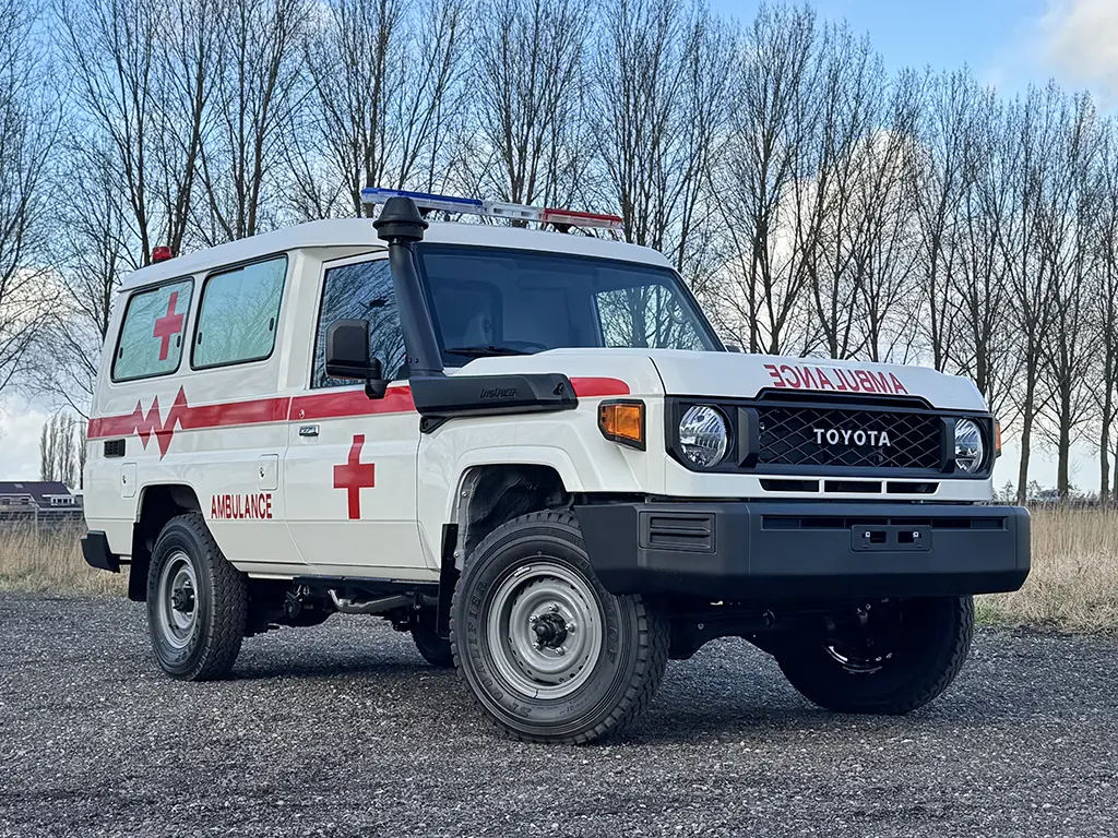 Toyota Land Cruiser HZJ78 4x4 Ambulance 4
