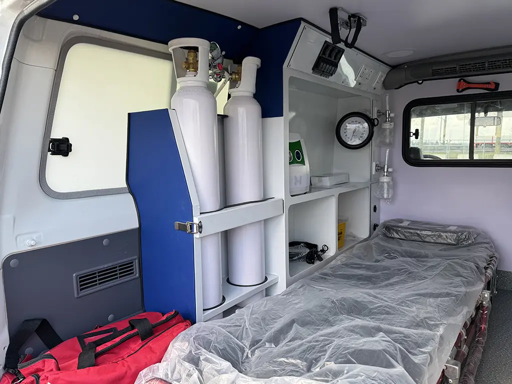 Toyota Land Cruiser HZJ78 4x4 Ambulance 11