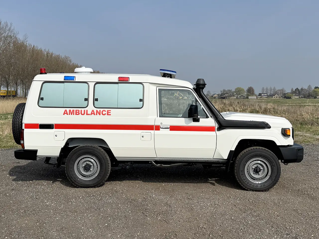 Toyota Land Cruiser HZJ78 4x4 Ambulance 5