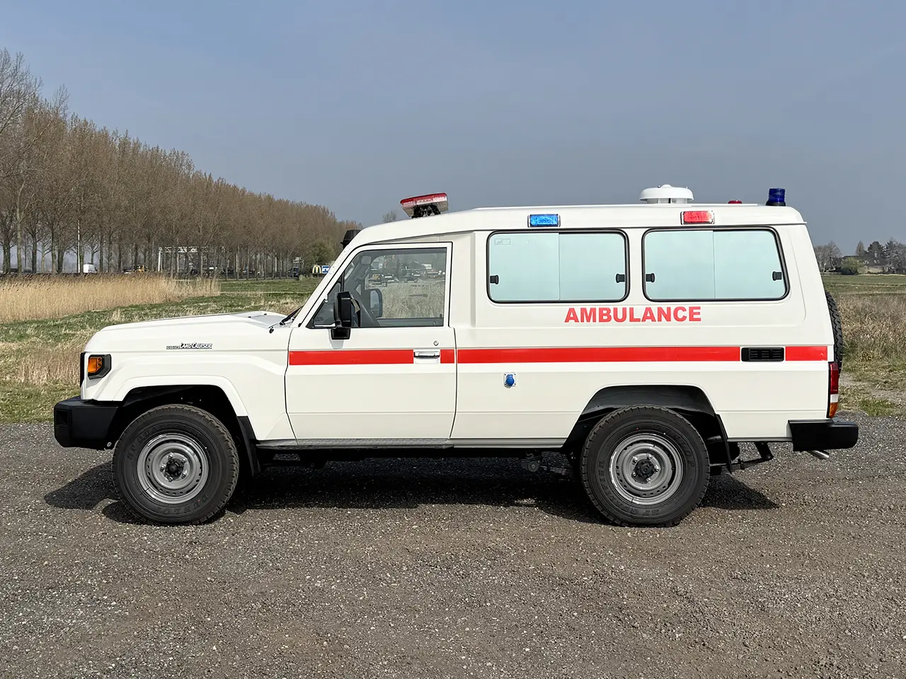Toyota Land Cruiser HZJ78 4x4 Ambulance 7