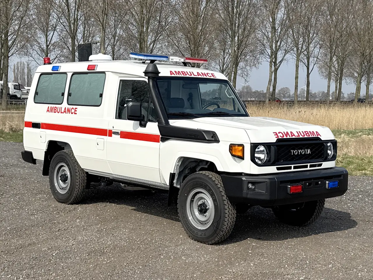 Toyota Land Cruiser HZJ78 4x4 Ambulance 8