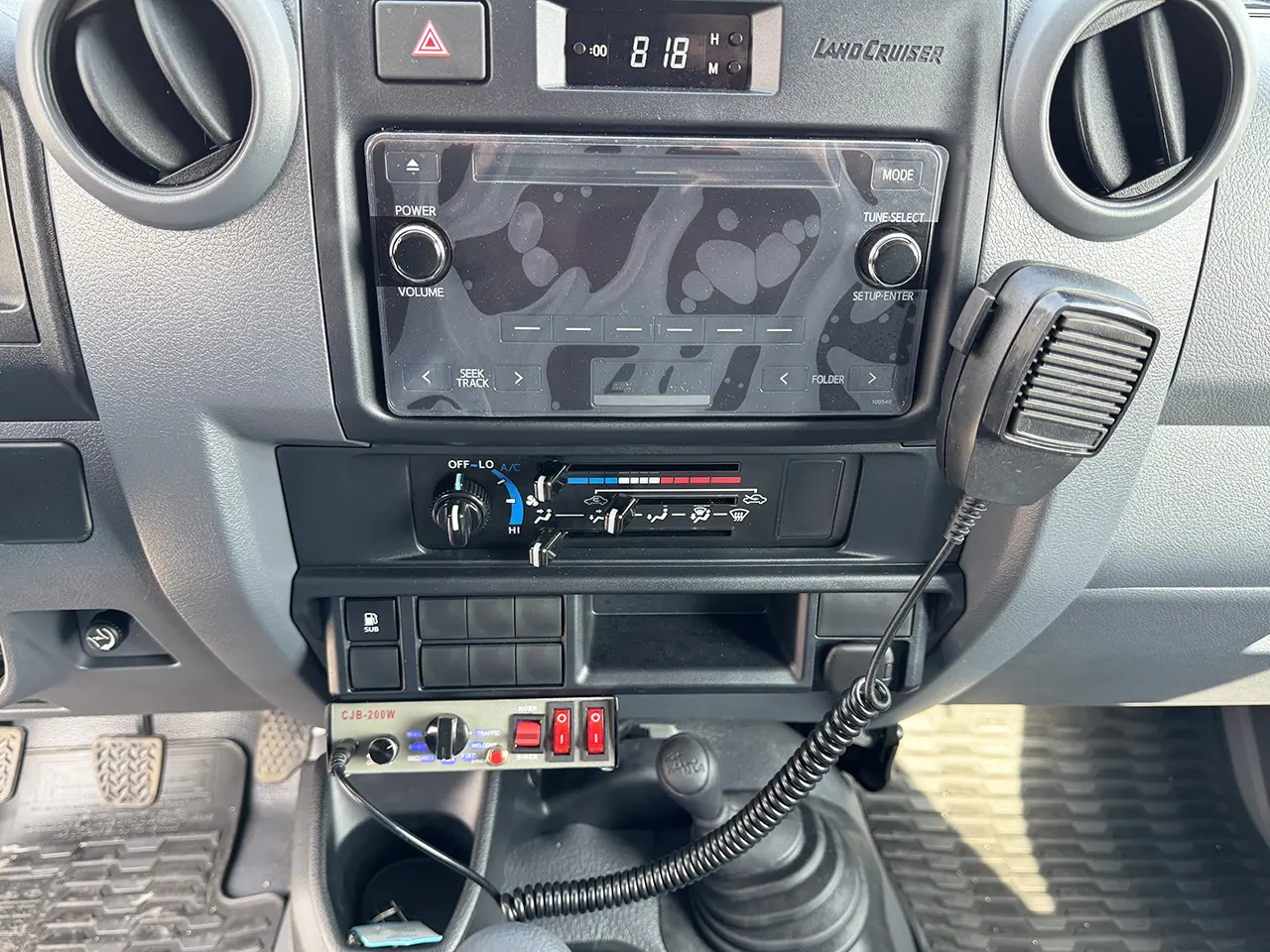 Toyota Land Cruiser HZJ78 4x4 Ambulance 11