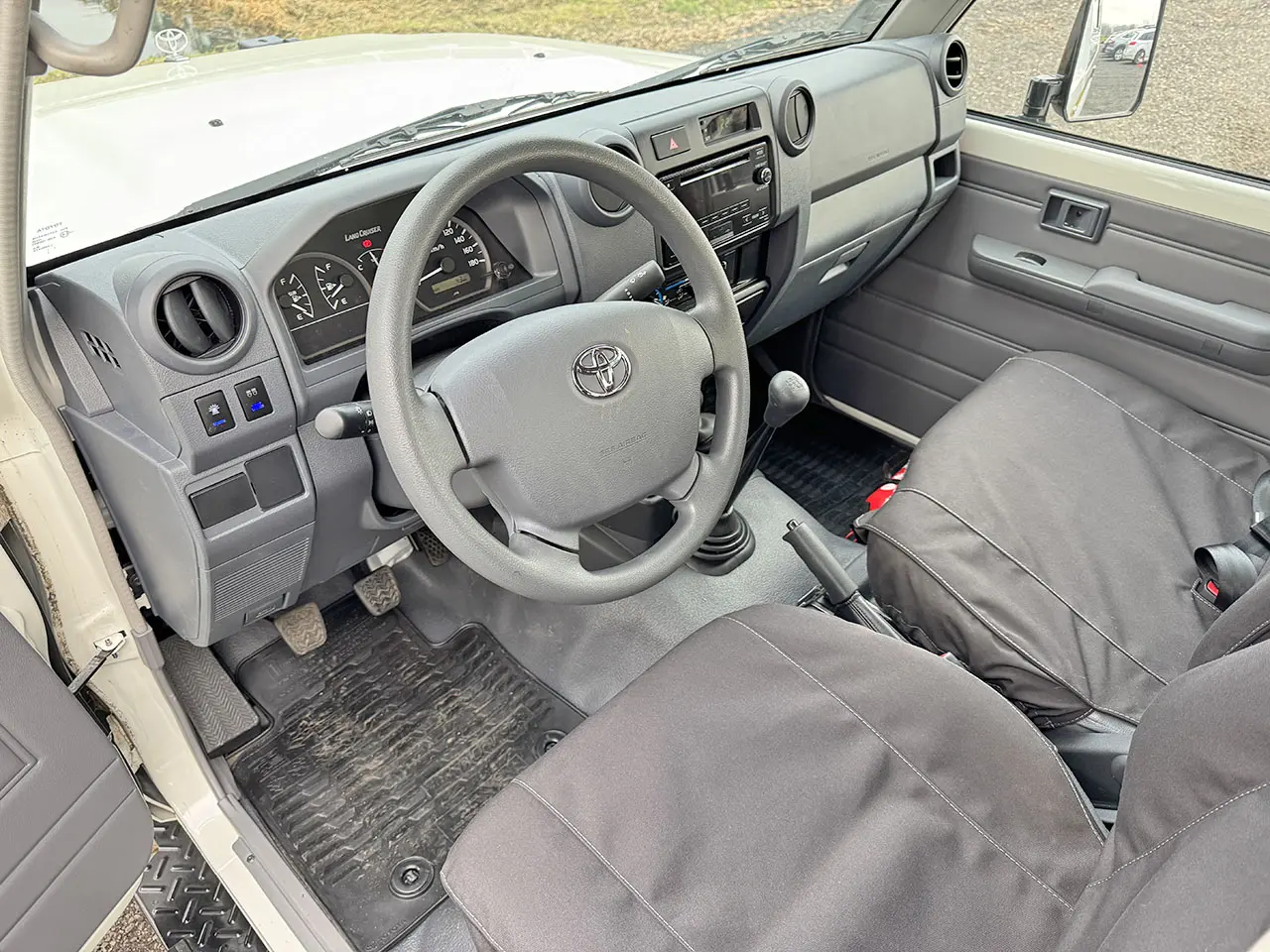 Toyota Land Cruiser HZJ78L 4x4 Hard Top