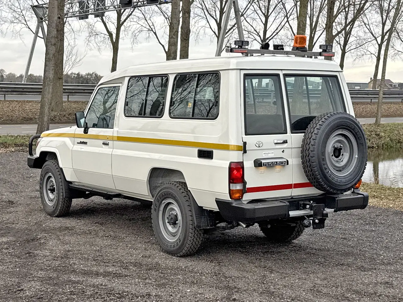 Toyota Land Cruiser HZJ78L Hard Top 4x4 6