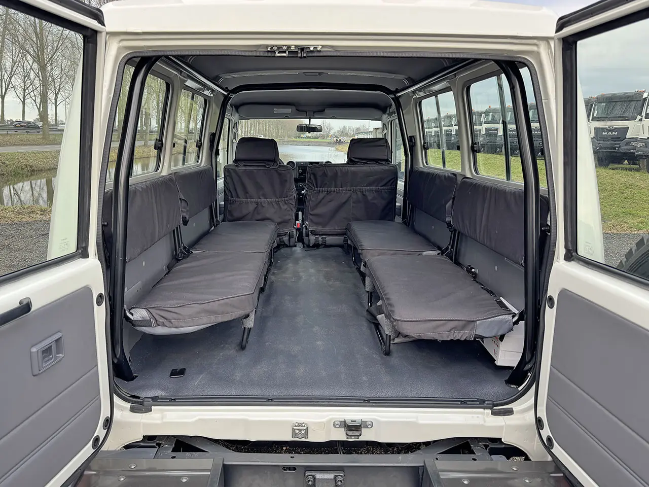 Toyota Land Cruiser HZJ78L 4x4 Hard Top 11