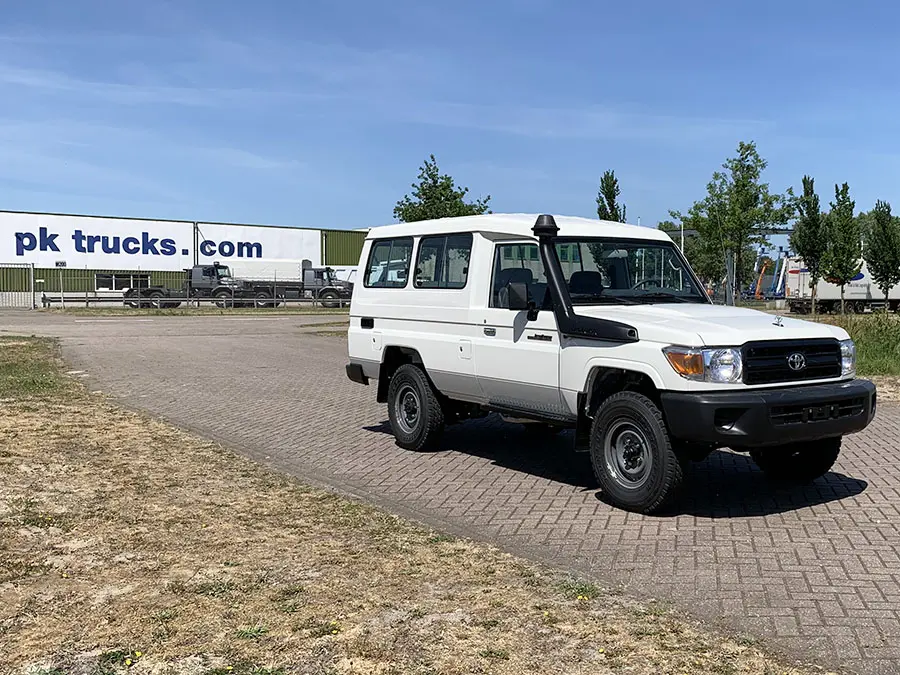 Toyota Land Cruiser HZJ78L 4x4 Hard Top 4
