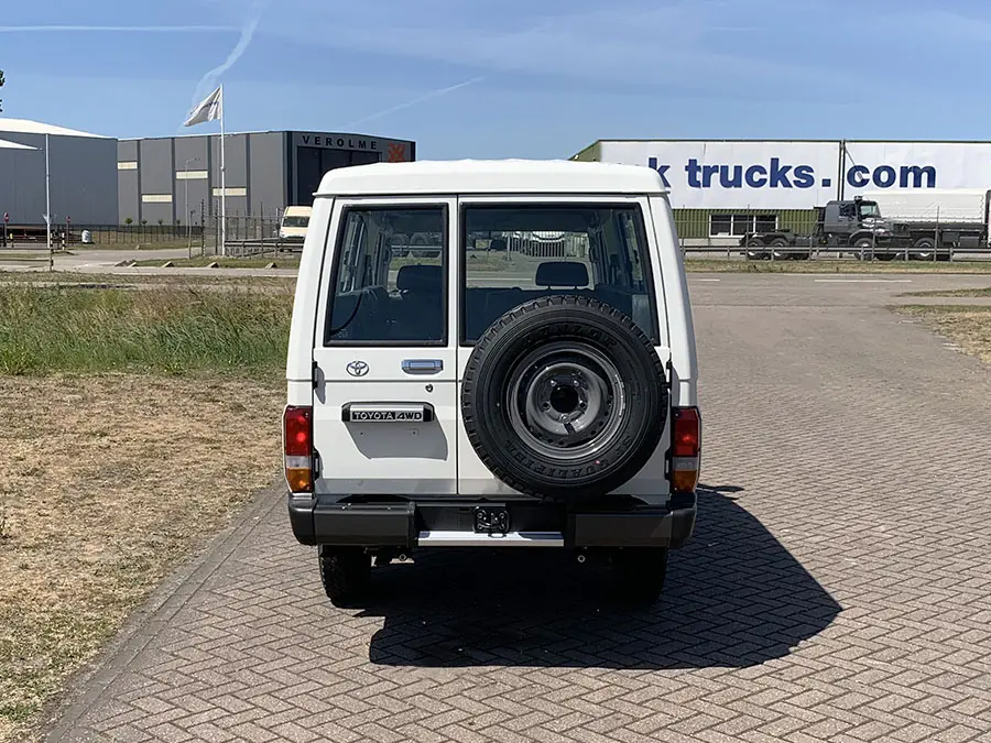 Toyota Land Cruiser HZJ78L 4x4 Hard Top 6