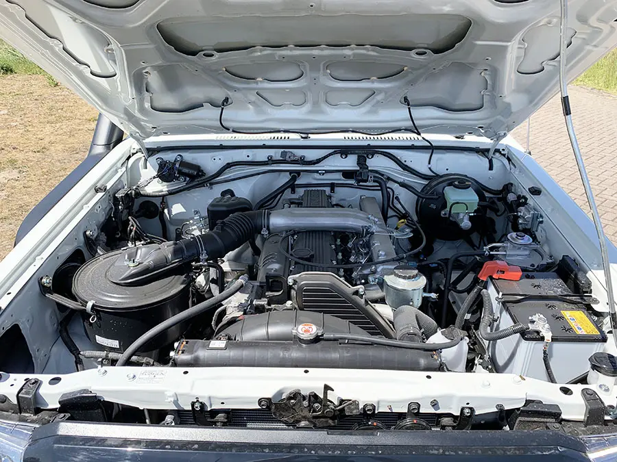 Toyota Land Cruiser HZJ78L 4x4 Hard Top 12