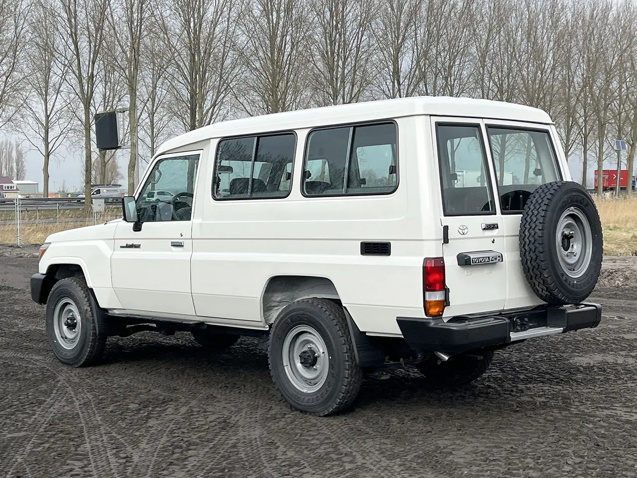 Toyota Land Cruiser HZJ78L 4x4 Hard Top