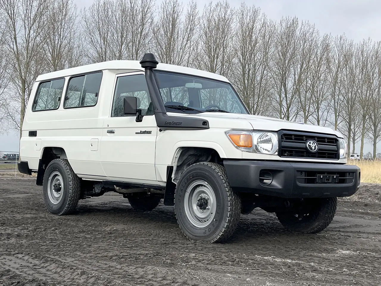 Toyota Land Cruiser HZJ78L 4x4 Hard Top 4