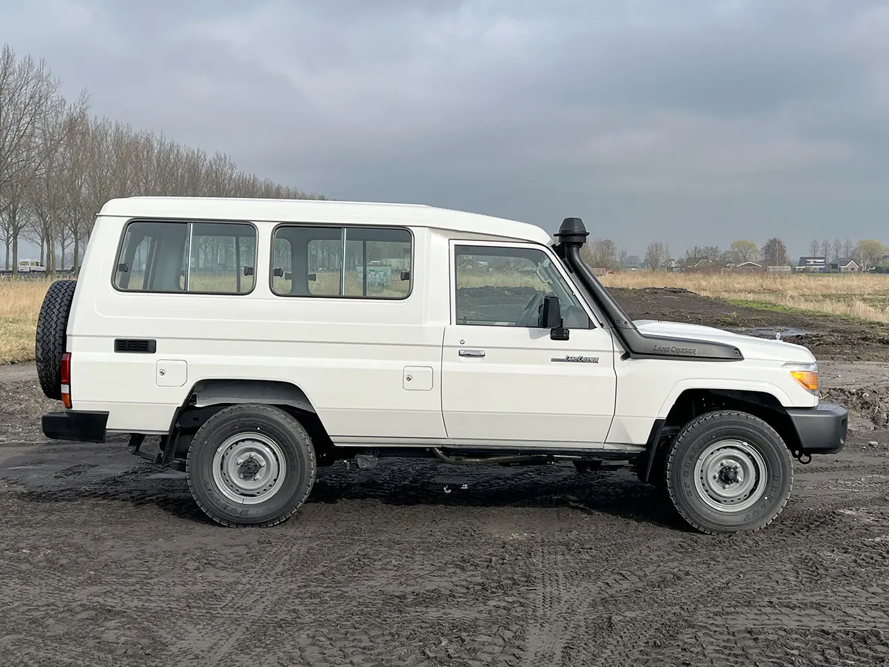 Toyota Land Cruiser HZJ78L 4x4 Hard Top 5