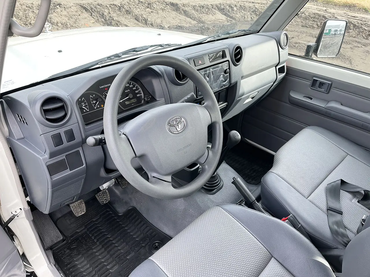 Toyota Land Cruiser HZJ78L 4x4 Hard Top 8