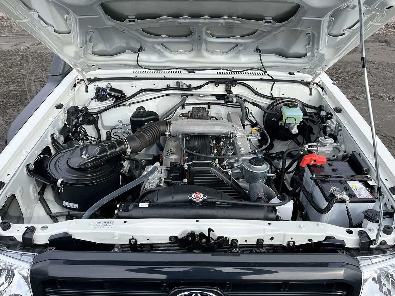 Toyota Land Cruiser HZJ78L 4x4 Hard Top 12