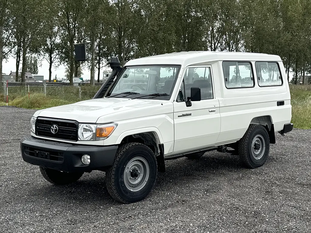 Toyota Land Cruiser HZJ78L 4x4 Hard Top
