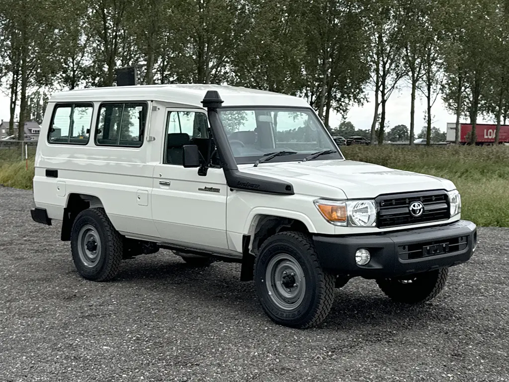 Toyota Land Cruiser HZJ78L 4x4 Hard Top 4