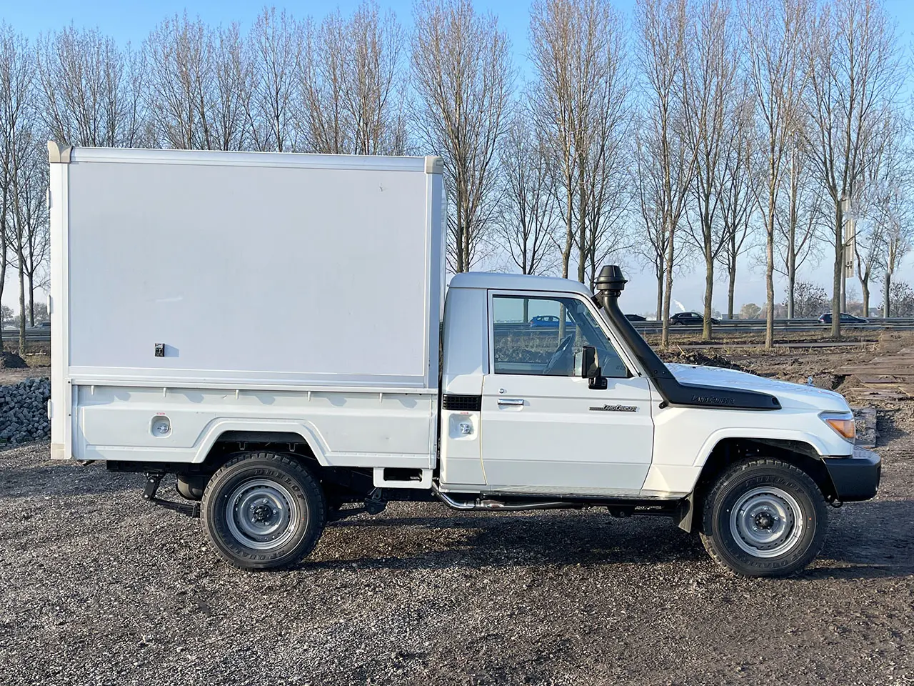 Toyota Land Cruiser HZJ79 Closed box vehicle 4x4 5