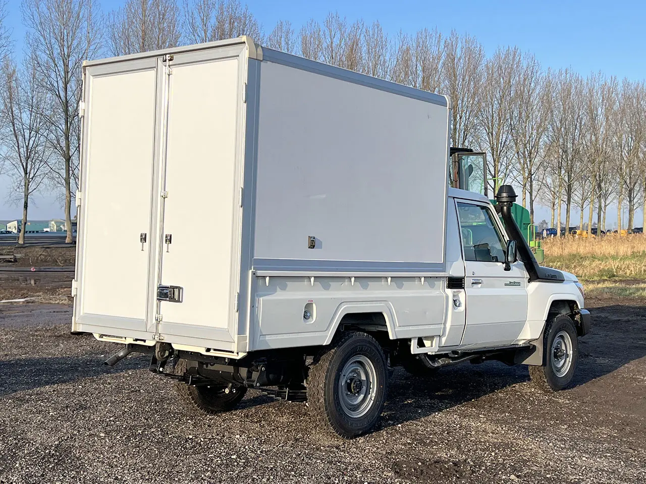 Toyota Land Cruiser HZJ79 Closed box vehicle 4x4 6