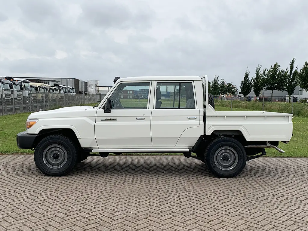 Toyota Land Cruiser HZJ79 Double Cab Pick-up 4x4 2