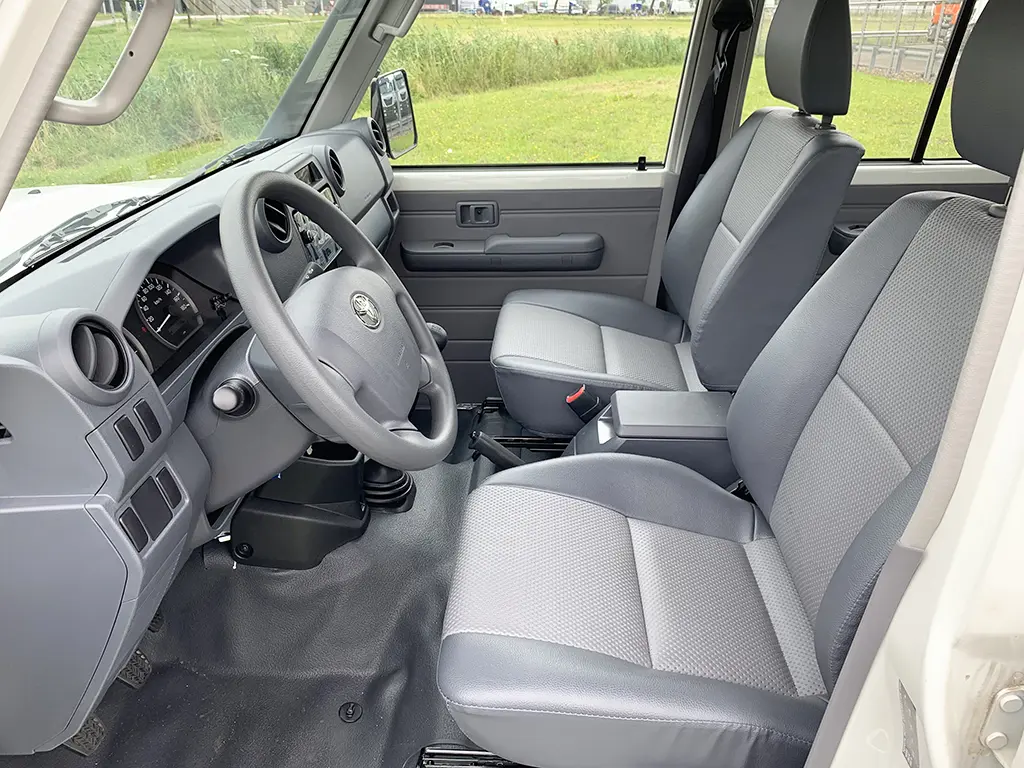 Toyota Land Cruiser HZJ79 4x4 Double Cab Pick-up 7