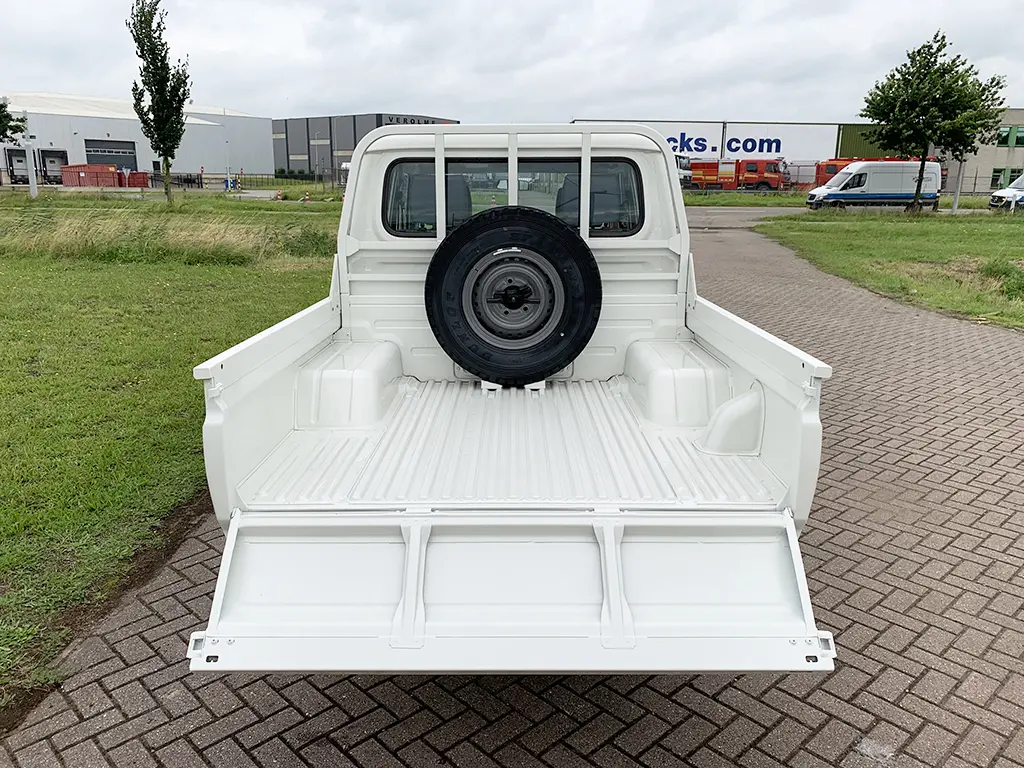 Toyota Land Cruiser HZJ79 4x4 Double Cab Pick-up 12