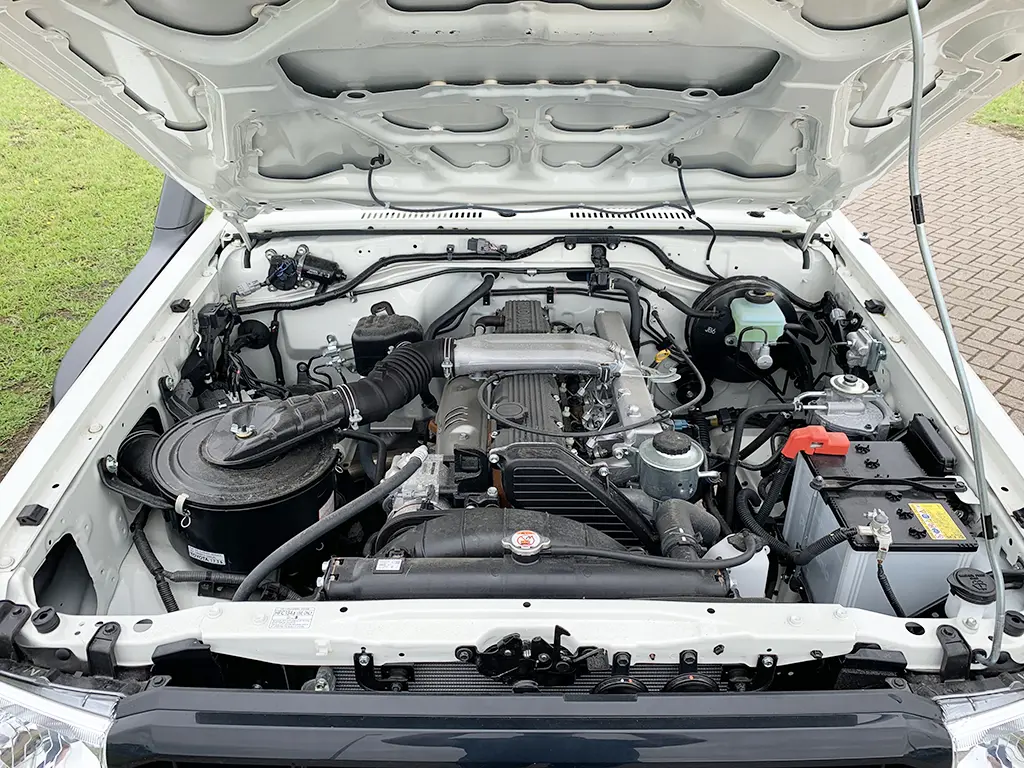 Toyota Land Cruiser HZJ79 4x4 Double Cab Pick-up 13