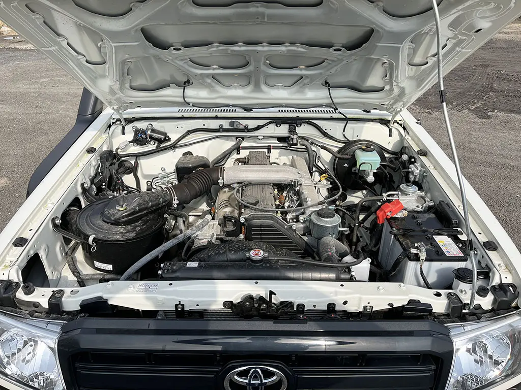 Toyota Land Cruiser HZJ79 4x4 Double Cab Pick-up 12