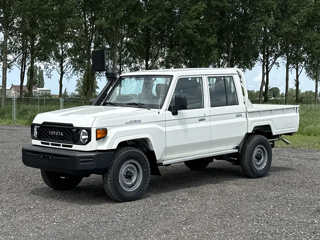 Toyota Land Cruiser HZJ79 4x4 Double Cab Pick-up 1