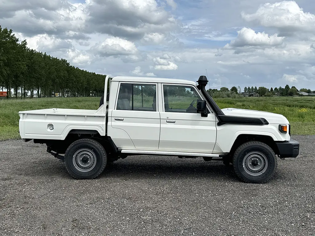 Toyota Land Cruiser HZJ79 4x4 Double Cab Pick-up 5
