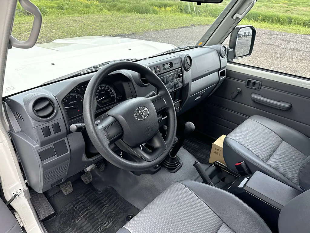 Toyota Land Cruiser HZJ79 Double Cab Pick-up 4x4 8